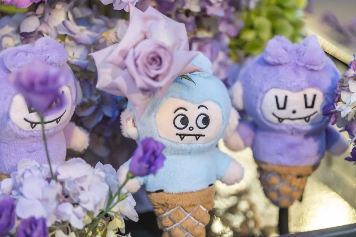 Vana pop-up plushie characters